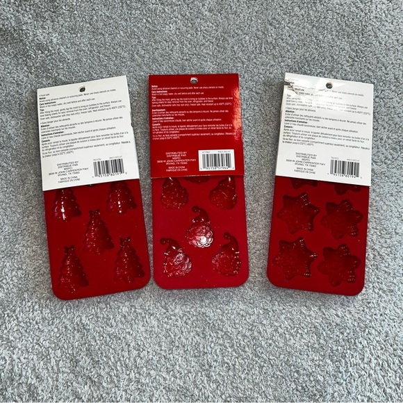 Celebrate It Red Christmas Tree Silicone Mold - Picture 3 of 5